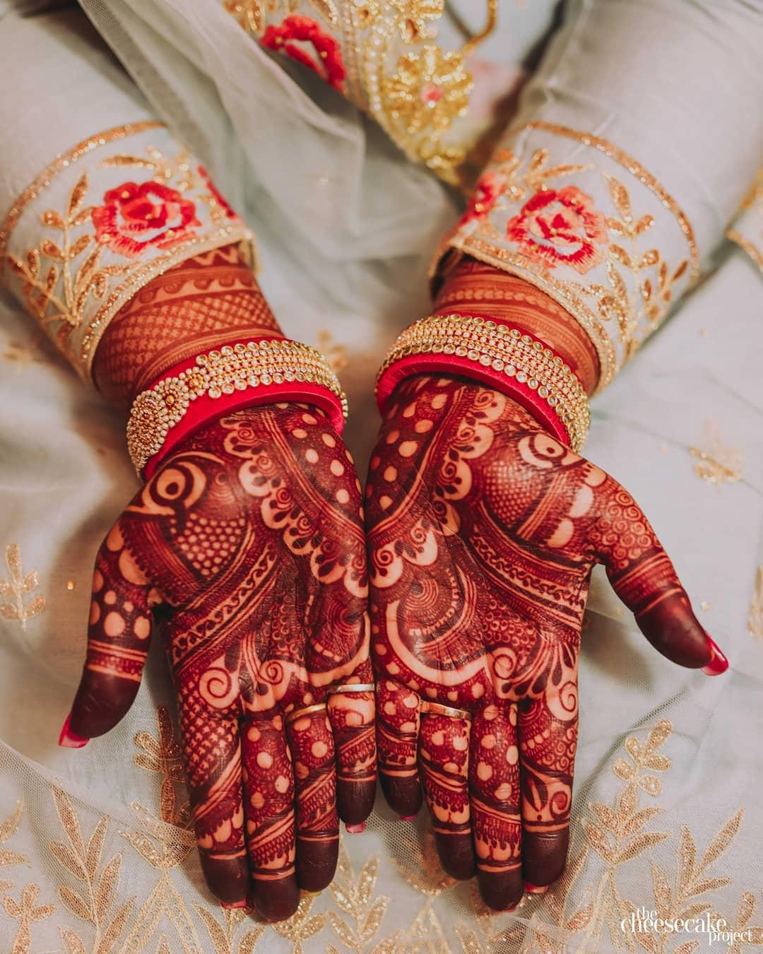 Rock Your Mehndi Favours With This How To Make Silk Thread Bangles Guide