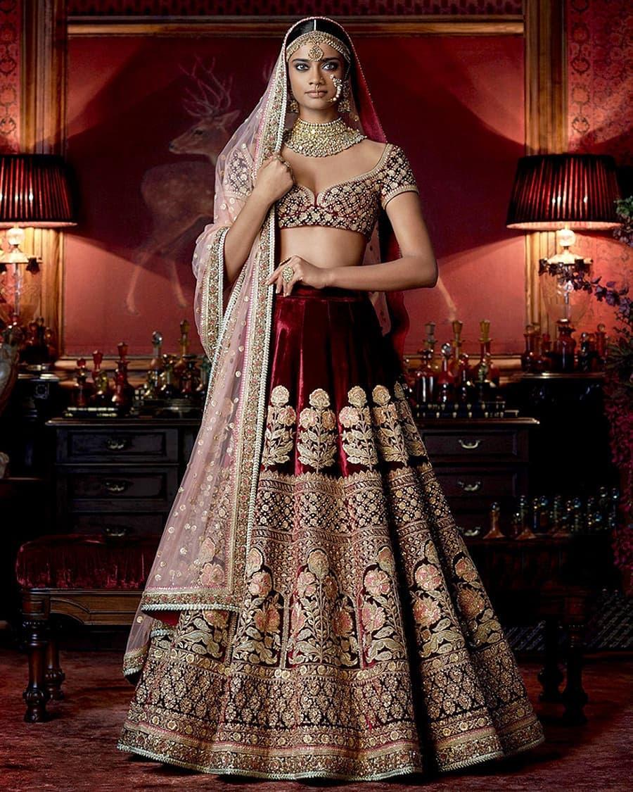 50+ Lehenga Blouse Designs To Browse & Take Inspiration From! | Blouse  designs indian, Indian bridal wear, Unique blouse