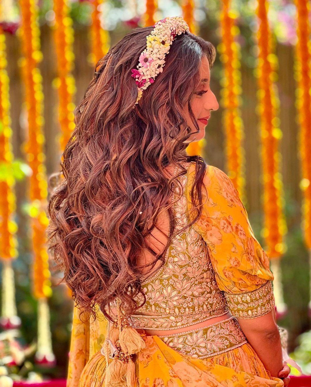 Trending – Thick Floral Braids For Mehndi & Haldis | Bridal braids, Bridal  hair decorations, Indian bridal hairstyles