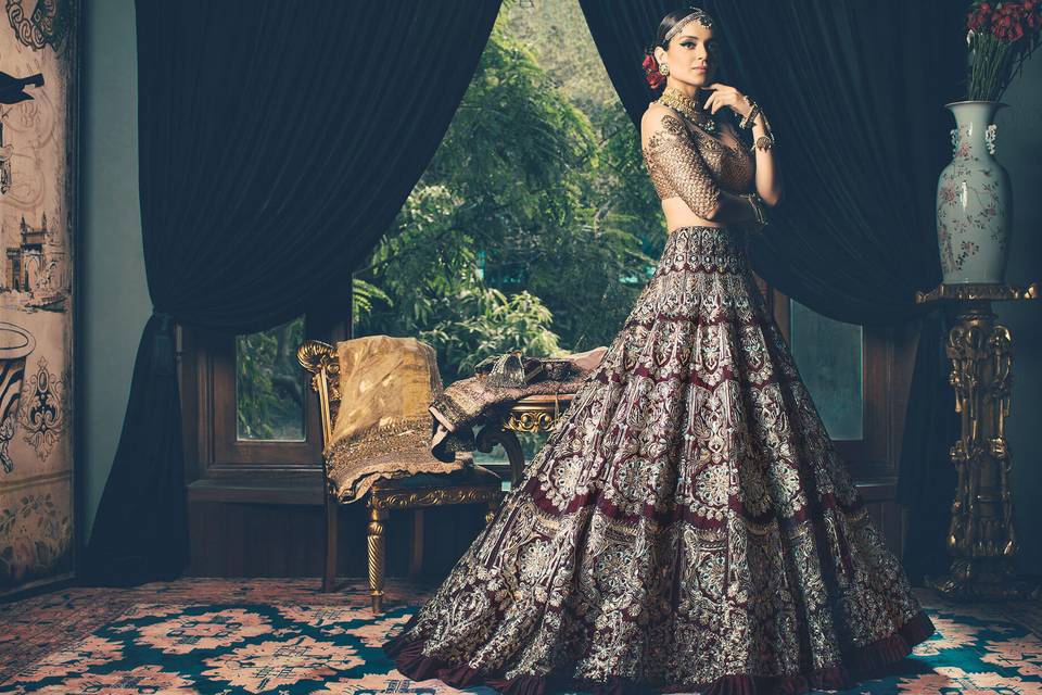 Alia Bhatt Looked Divine Beauty in Manish Malhotra's Designer Dress at –  Lady India