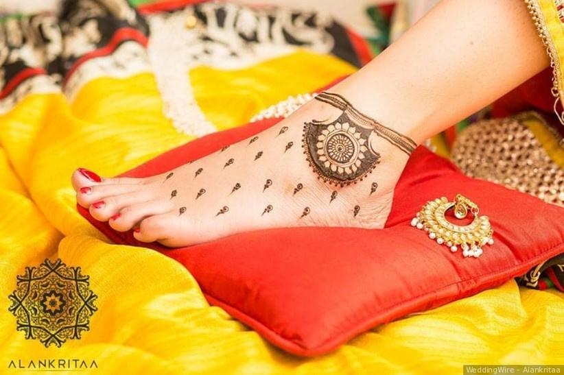 Very beautiful leg mehndi design | easy mehndi design | Feet👣 mehndi design  | mehndi design | mehndi - YouTube