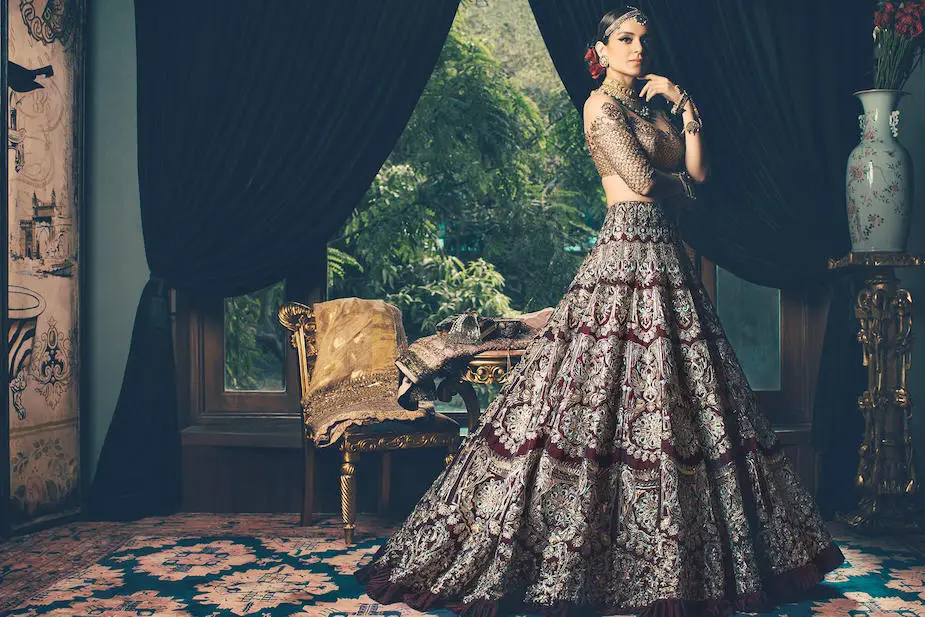 Manish Malhotra Stylish Crop Tops Skirts Lehenga Collection 2024 | Stylish  crop top, Lehenga saree design, Crop top skirt
