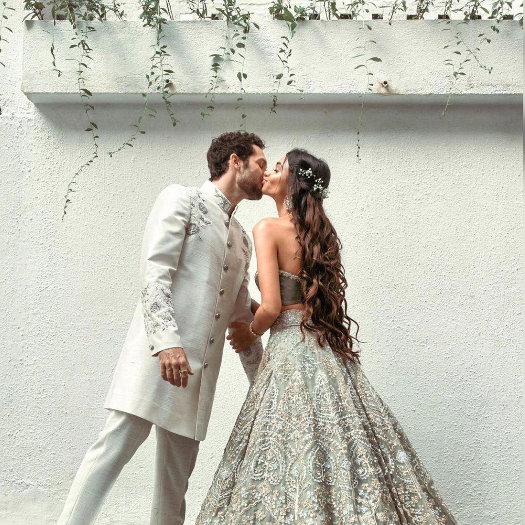 Seal It With A Kiss Photos