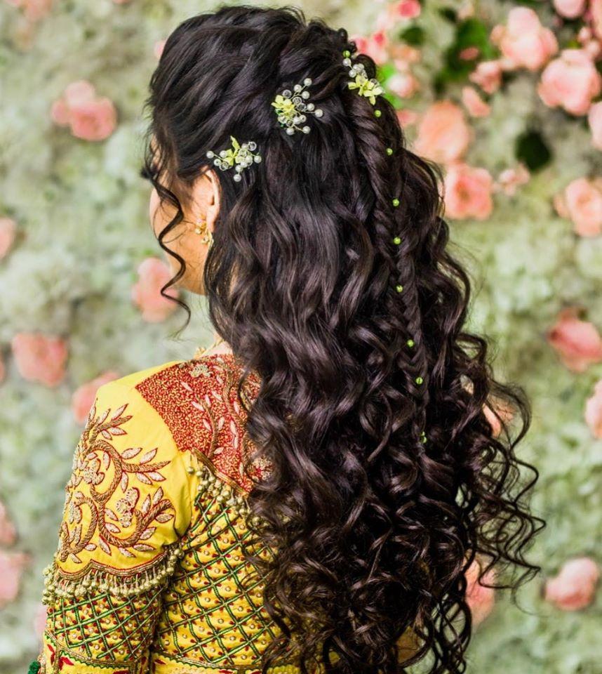 Hindu Bride Showing Her Back With Long Hair Decorated With Rose Flowers, Jasmine  Flowers Stock Photo, Picture and Royalty Free Image. Image 122320351.
