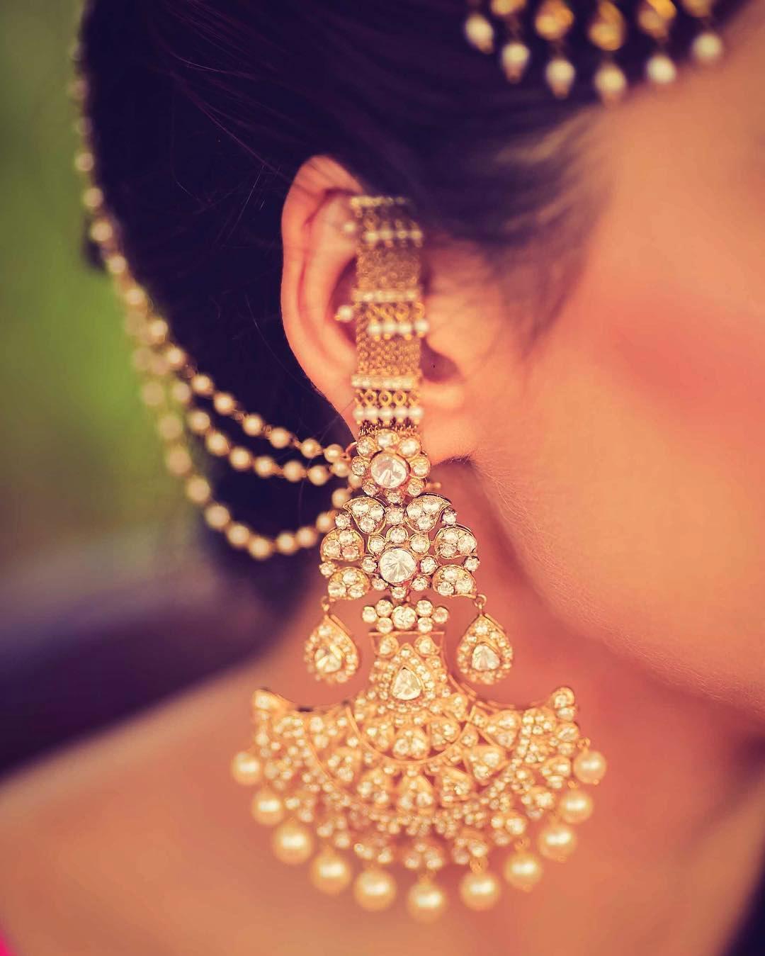 Unique Short Neck Gold Covering Stone Jhumka Earrings Online J25119