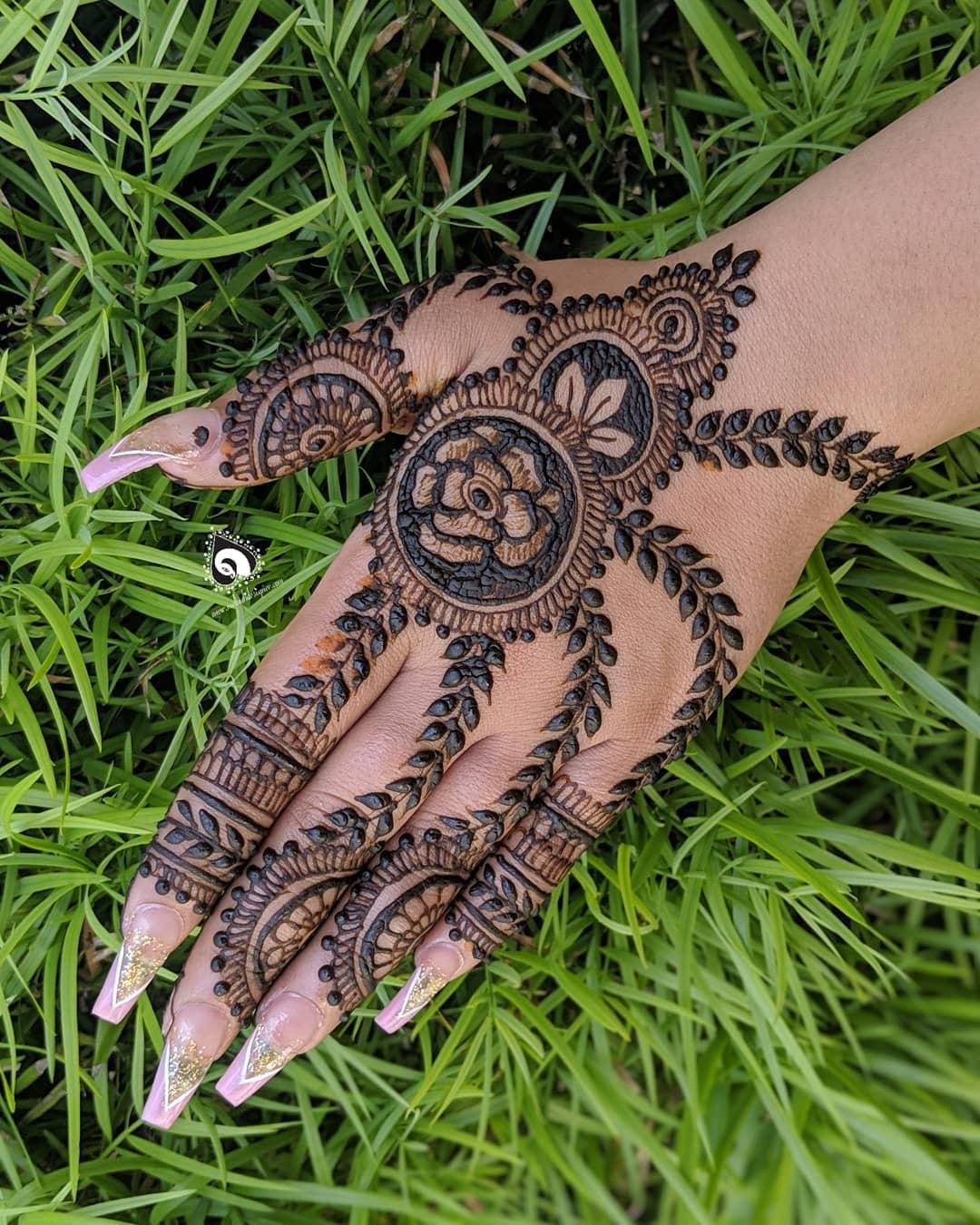 TKstyles - Khafif mehndi design ll beautiful back hand design 🌼 | Facebook