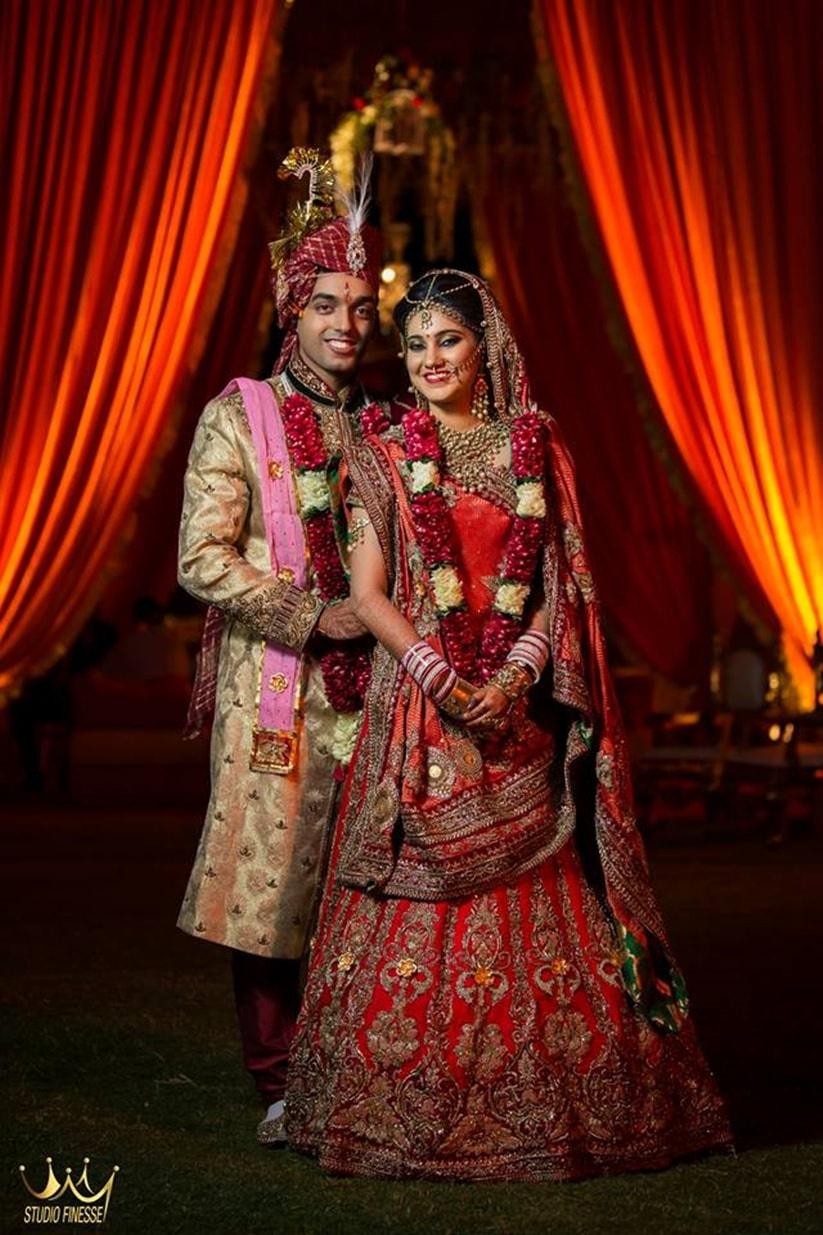 Fuss Free Drape Styles That Real Brides Rocked With Their Sangeet Lehengas  & Cocktail Outfits - Witty Vows