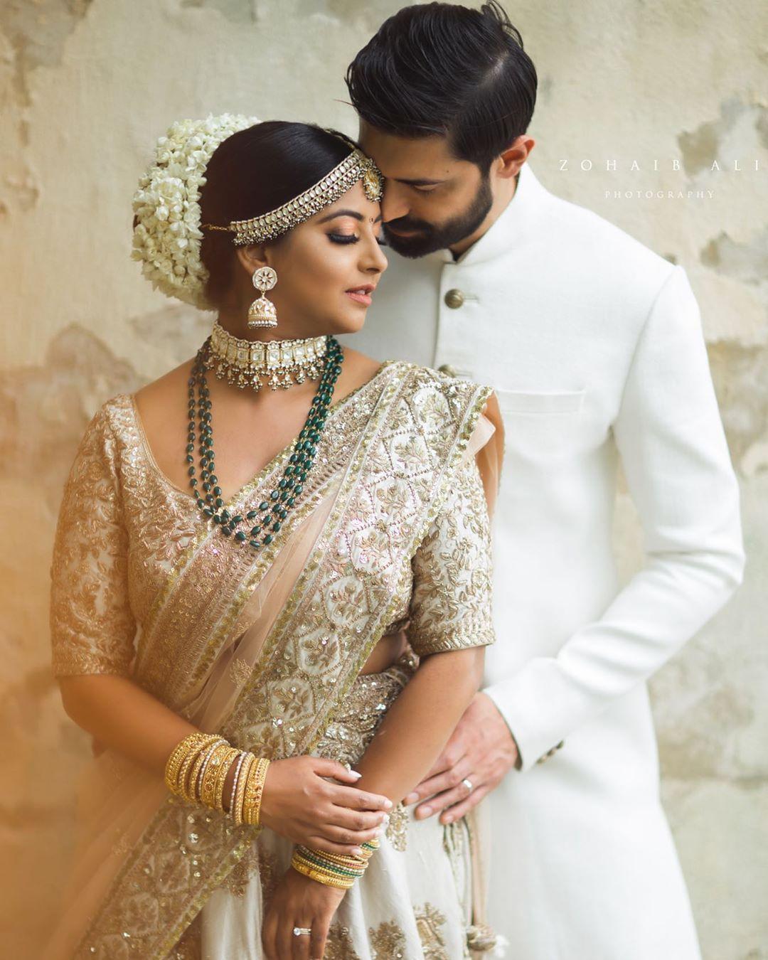 10 Best Bridal Poses For Indian Wedding Shot