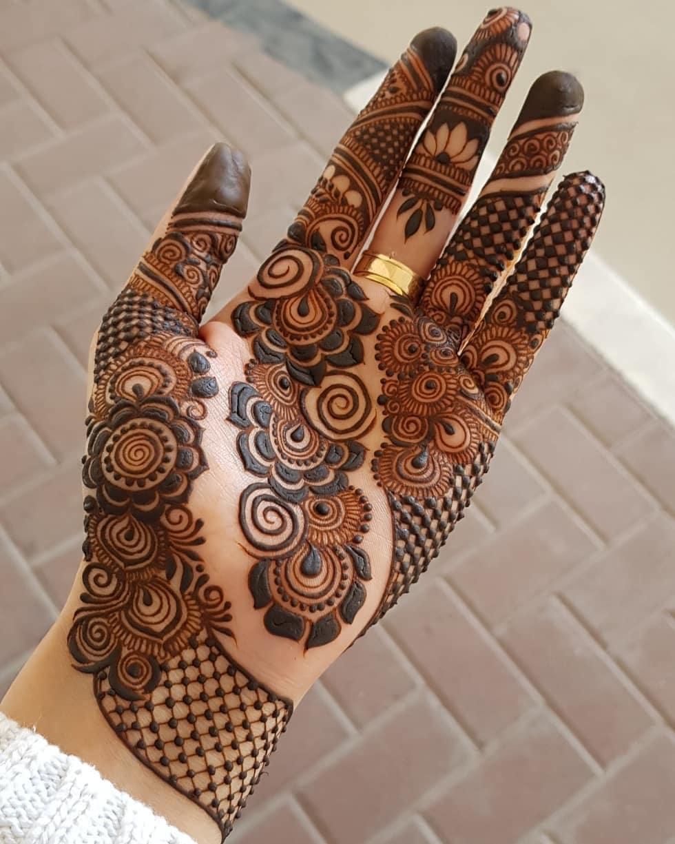 Simple Mehndi Designs on Eid 2022 front new easy mehandi design ईद के मौके  पर हाथों पर लगाएं ये सिंपल मेहंदी डिजाइन - India TV Hindi