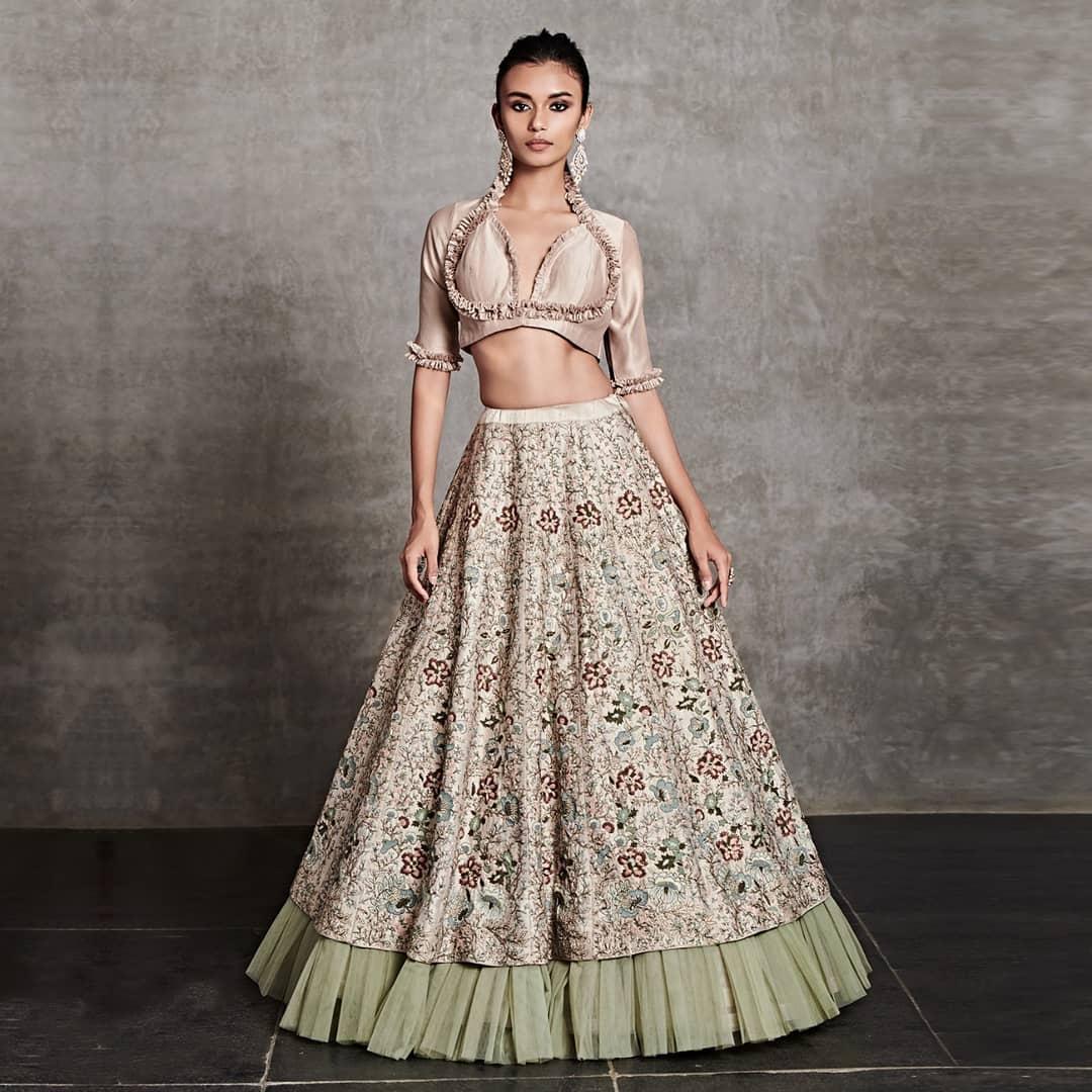 Contemporary Lehenga Blouse Designs To Flaunt In Mouni Roy's Style