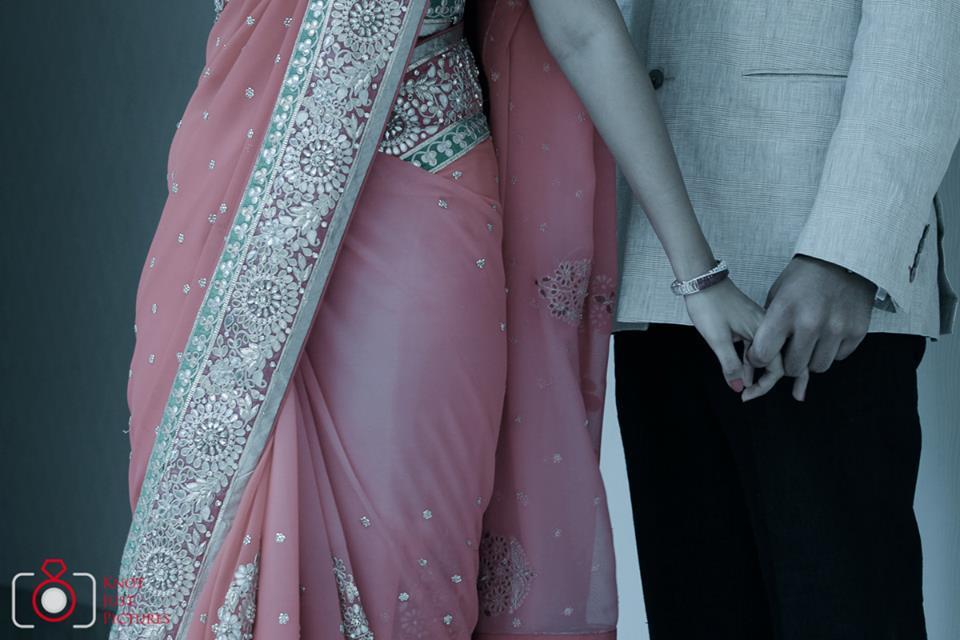 5 Simple Tricks to Look Slim in a Saree - Rediff.com