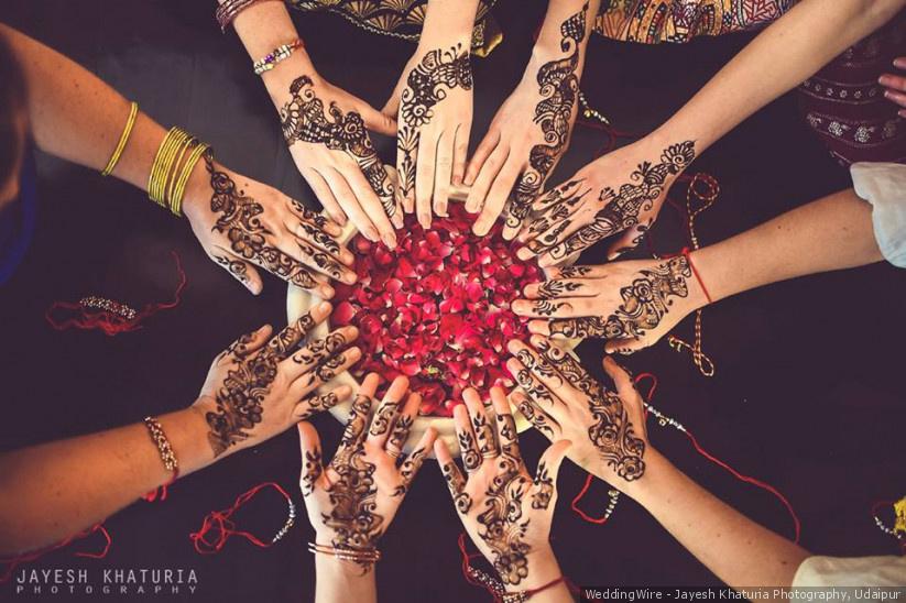 Warm & Joyous Mehendi Ceremony Photo Ideas You Wouldn't Want to Miss |  WeddingBazaar