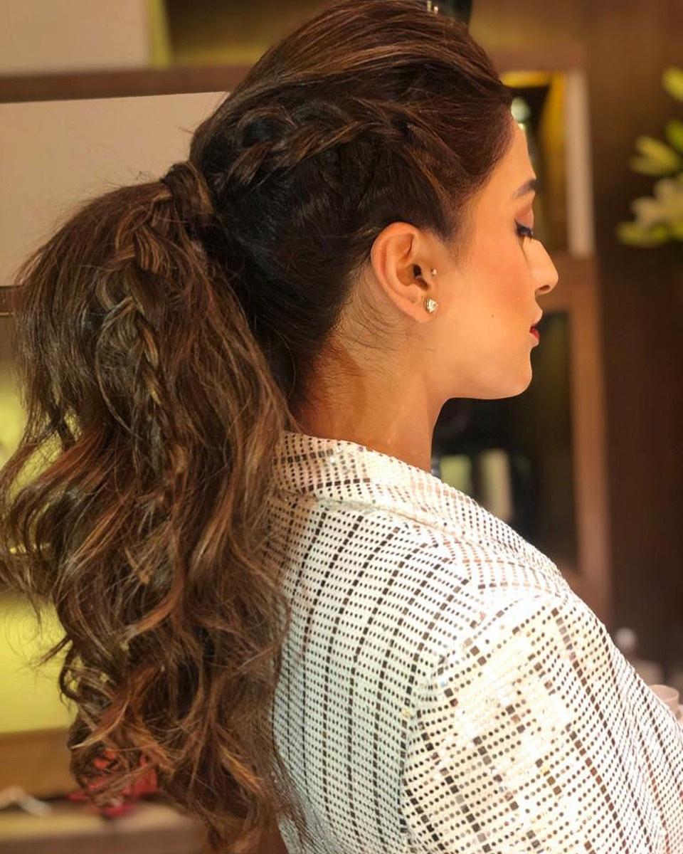 Very beautiful hairstyle.. Dutch braid with khajuri braid mehndi hairstyle✨  . . @highlightsalon_ | By Highlight SalonFacebook