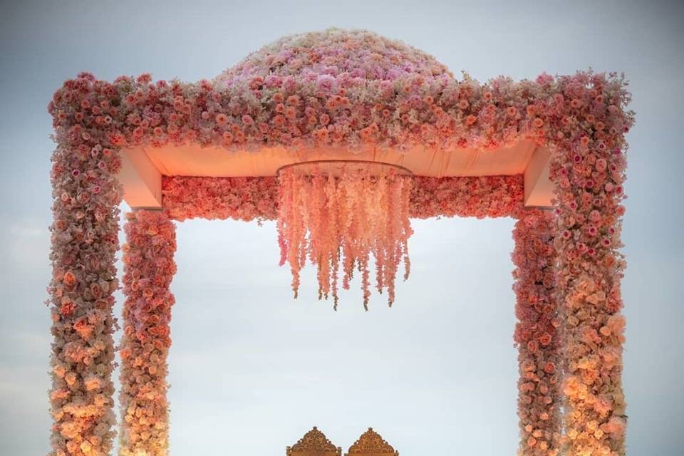 Beautiful Stage Flower Decoration Ideas for Your Dream Day