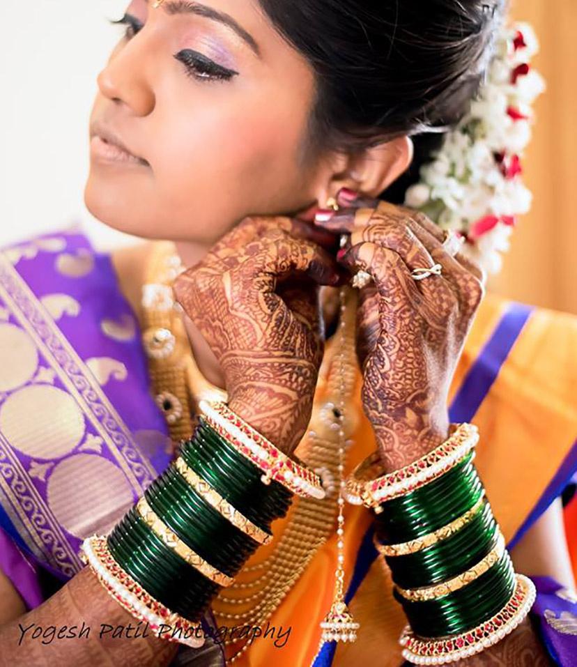 Marathi bride deals bangles