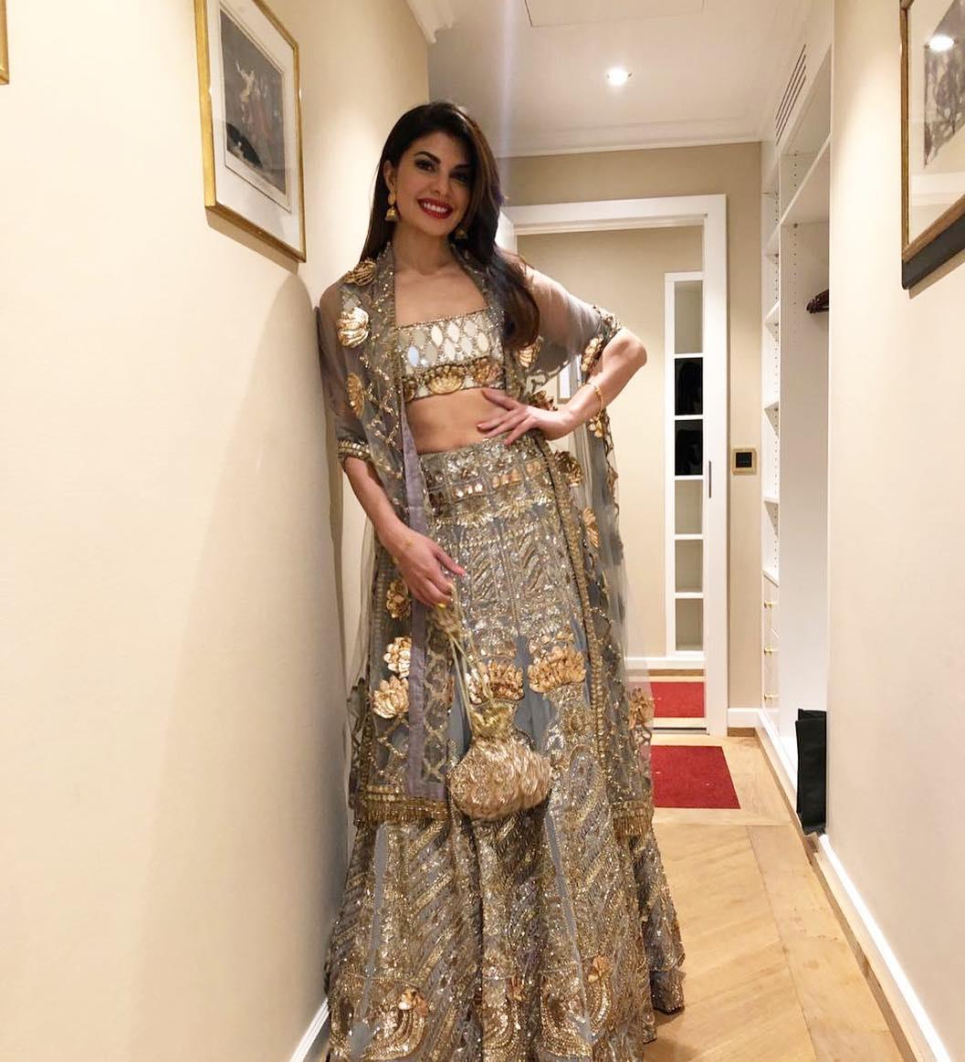 20 Brides Who Stunned In Manish Malhotra Outfits At Their Cocktail: Feather  Gown To Pre-Draped Saree