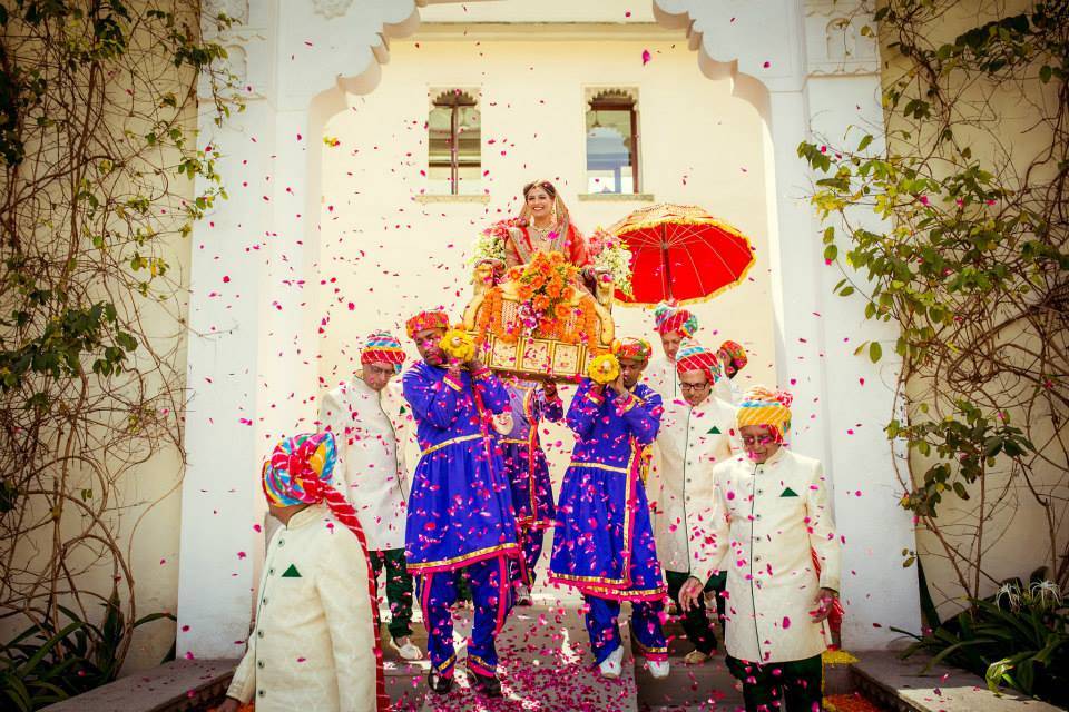 30 Incredible Palki Designs to Help You Create the Wedding Entrance of the Century