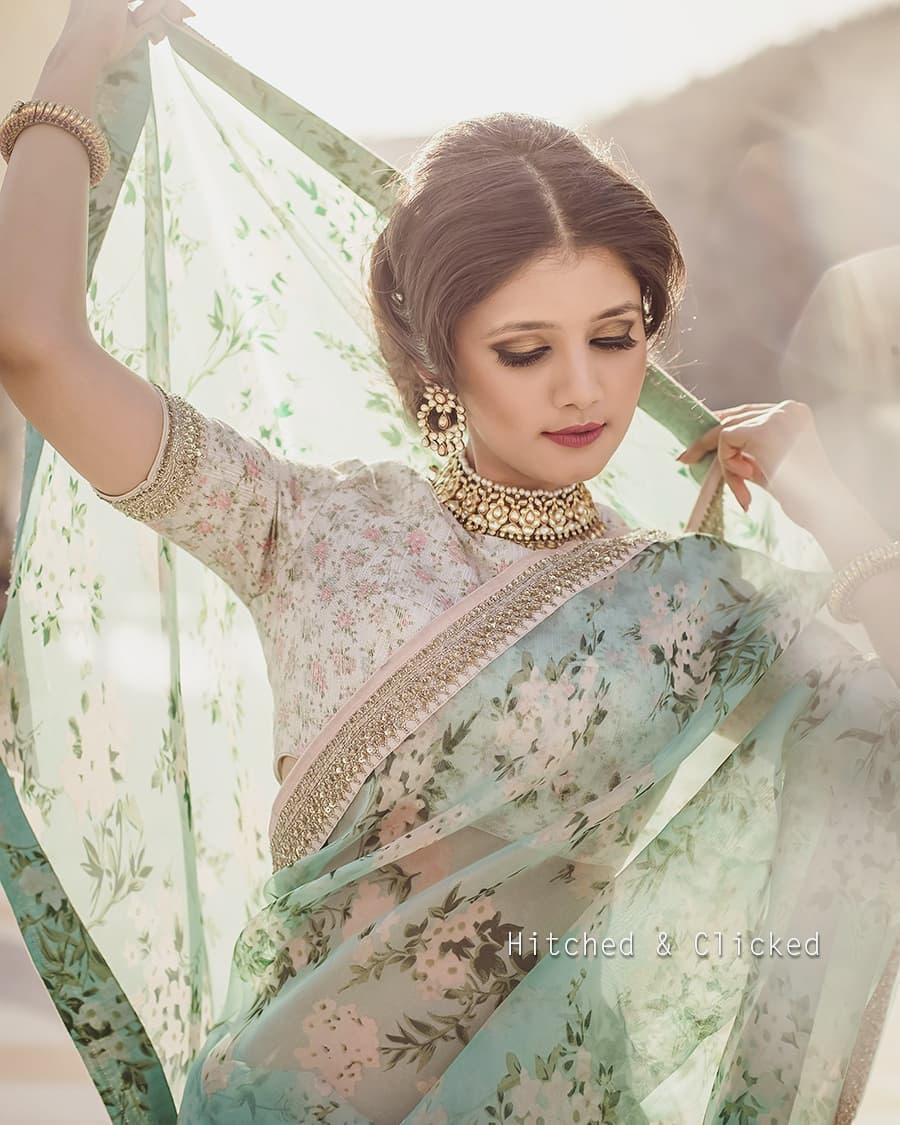 Simple wedding makeup. Indian makeup look. Red silk saree. South Indian Makeup  looks. | Fashion, Beautiful, Outfits