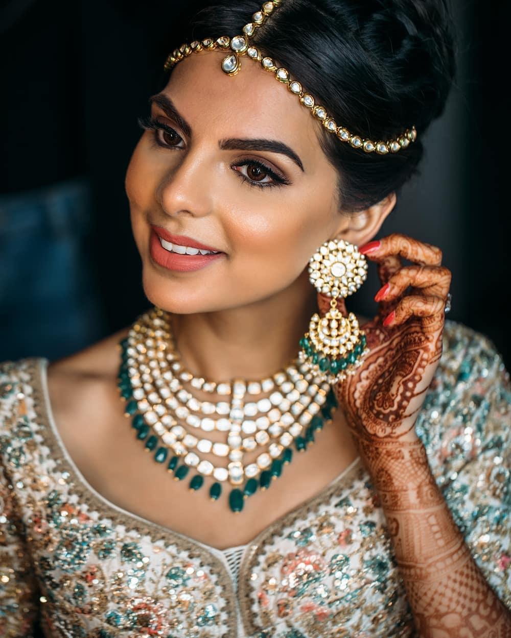 Buy Exquisite 3 Piece Set of Necklace, Earrings and Maang Tikka – Odette