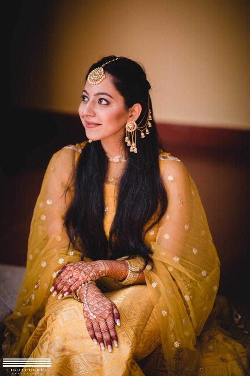 Elegant Indian Woman Posing In Traditional Sari Free Stock Photo and Image  242672426