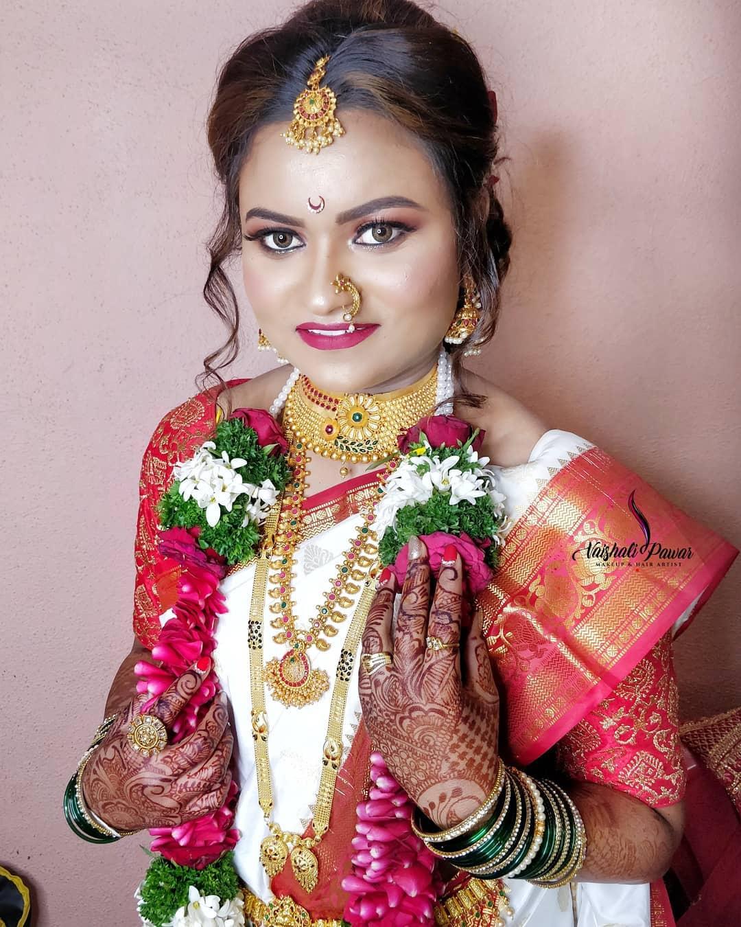 Beautiful Nauvari Sarees We Spotted On These Real Maharashtrian Brides! |  Nauvari saree, Indian bride outfits, Indian bride hairstyle
