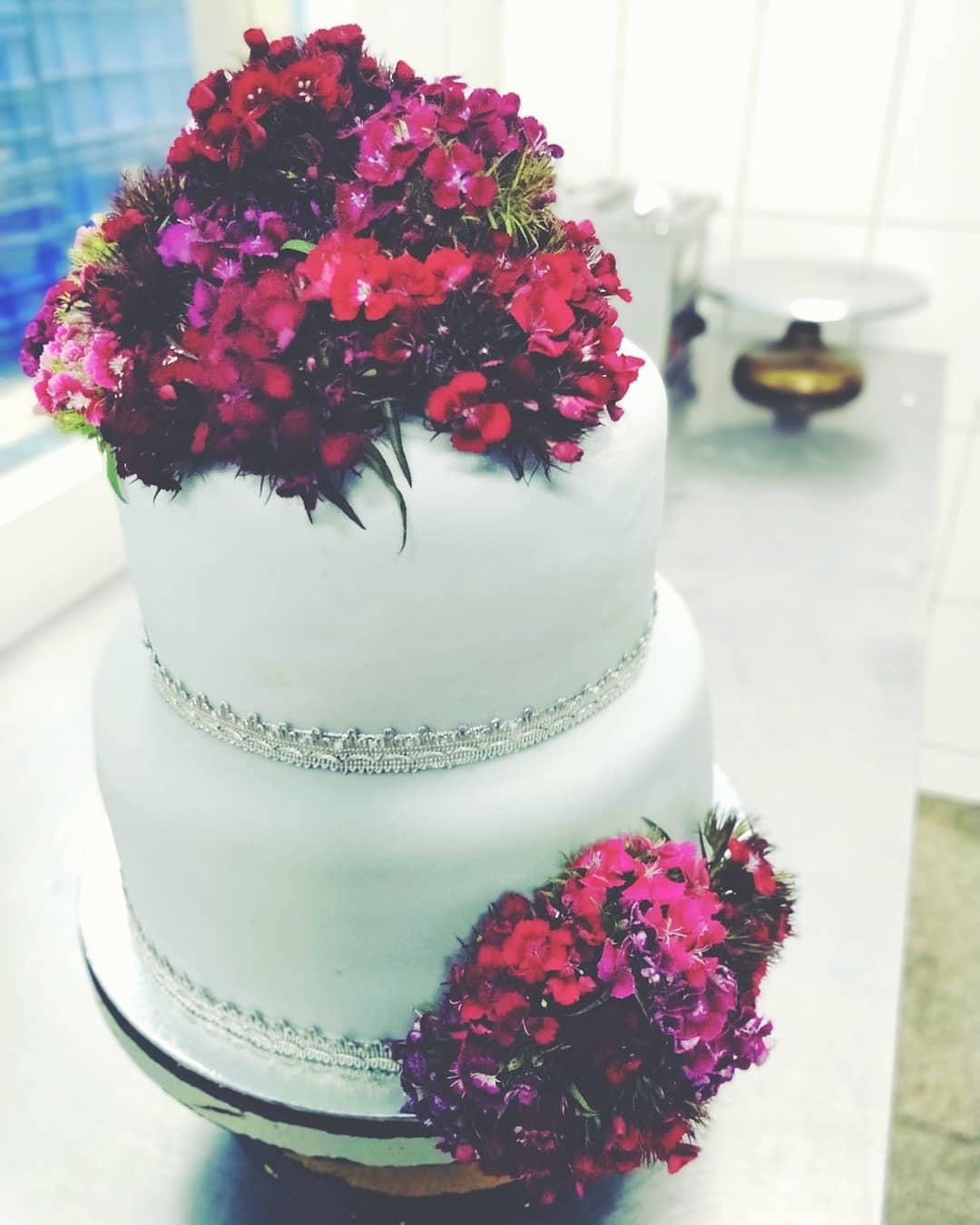 Big Cake House - A dream is a wish your heart makes. : : #bigcakehouse  #wedding #birthday #anniversary #baptism #holycommunion #cake #celebration  | Facebook
