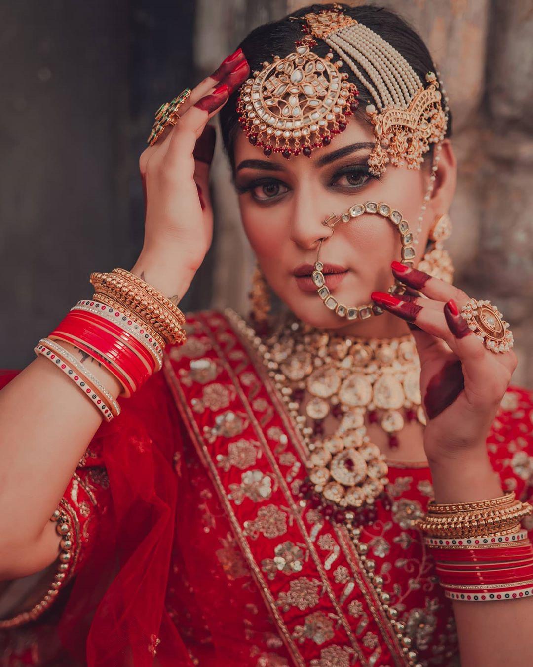 💫Traditional bridal look with magical glittery eyes matching with red  lehenga from @creative_stylista and kundan royal jewellery set with… |  Instagram