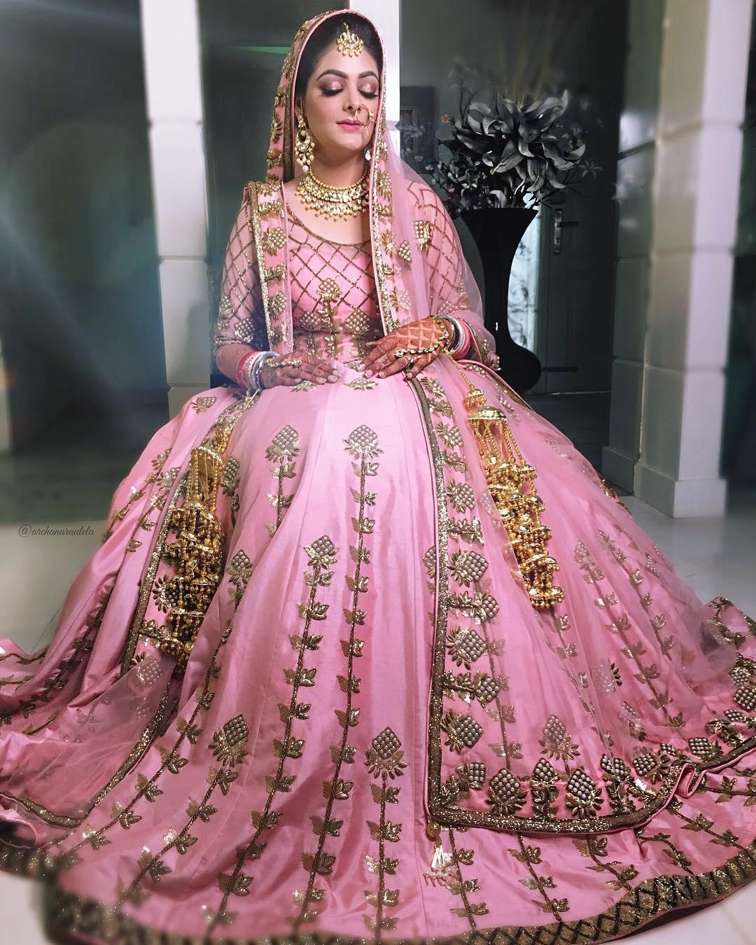 Discover 166+ pink lehenga with golden dupatta best
