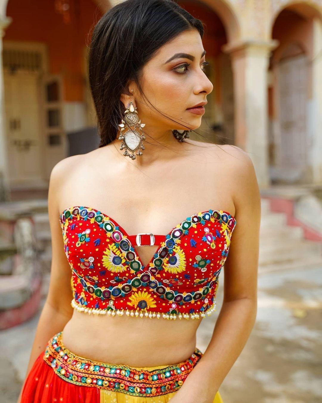 Saree with Embellished Corset Blouse