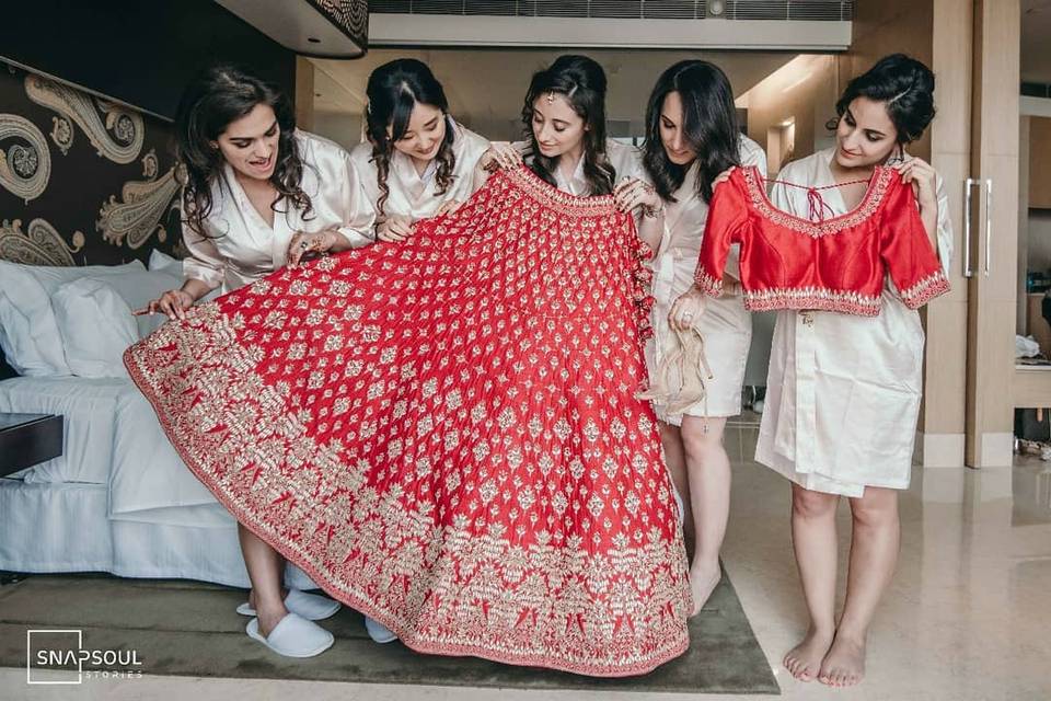 7 Stores to Buy Indian Wedding Dresses Online to Look like a