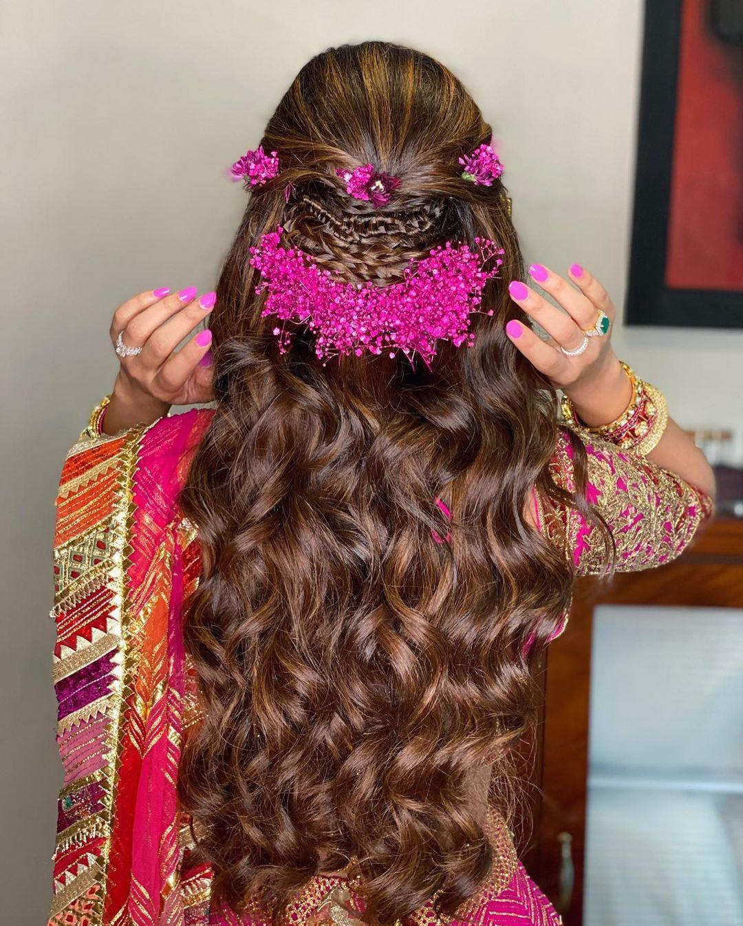 Simple Sangeet Hairstyle For Bride ❤️ #sangeethairstyle - YouTube