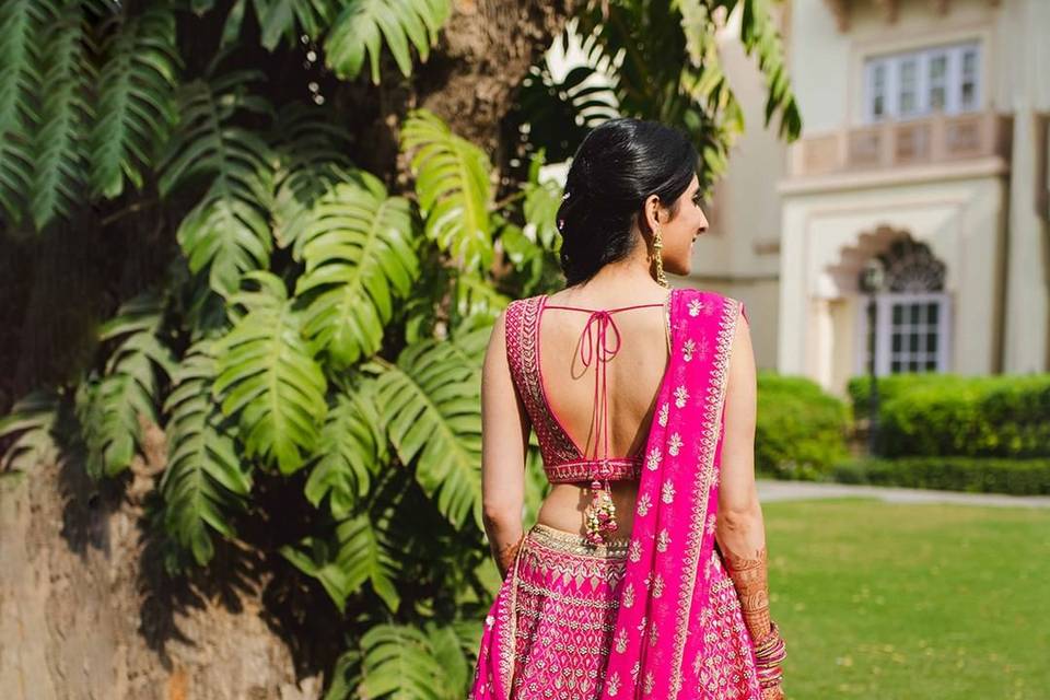 13+ Unique & Amazing Dupatta Draping Style For Brides