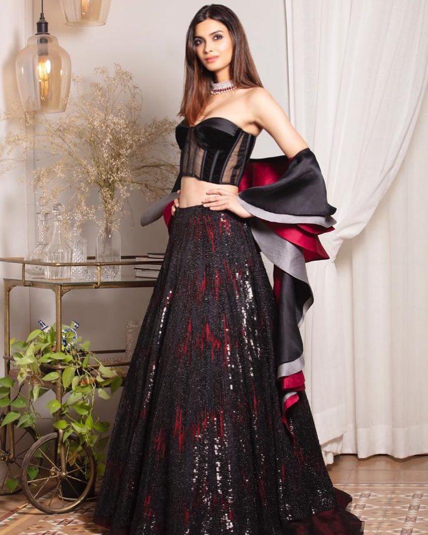 Manish Malhotra's 'Nooraniyat' Has An Outfit For Your Every Function! | Manish  malhotra bridal collection, Manish malhotra bridal lehenga, Indian bridal  outfits