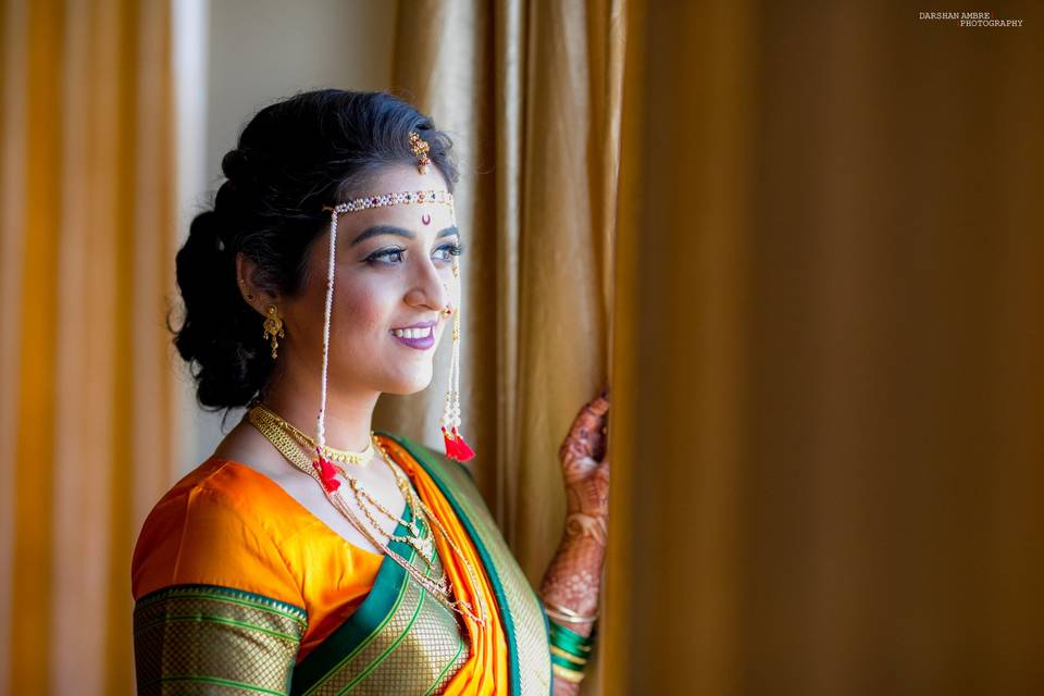 Want The Marathi Bridal Makeup Look? Here's How To Achieve That