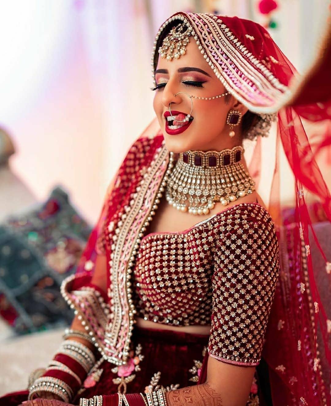 File:Happy bride with Indian bridal jewellery IMG 3597.jpg - Wikimedia  Commons