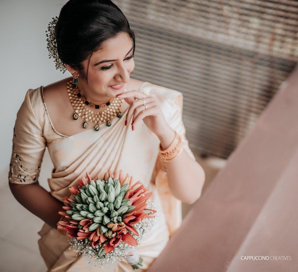 Styling Women's Traditional Onam Outfits for a Modern Look