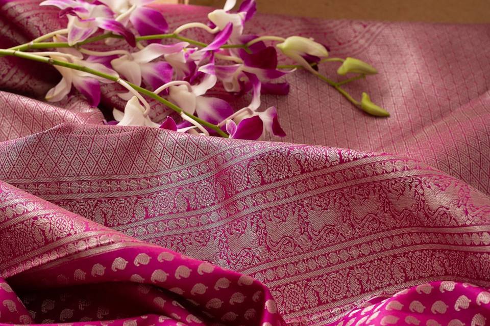 Kanchipuram Silk Sarees Manufacturers in Andhra Pradesh, Pure Kanchipuram  Silk Sarees Suppliers Andhra Pradesh