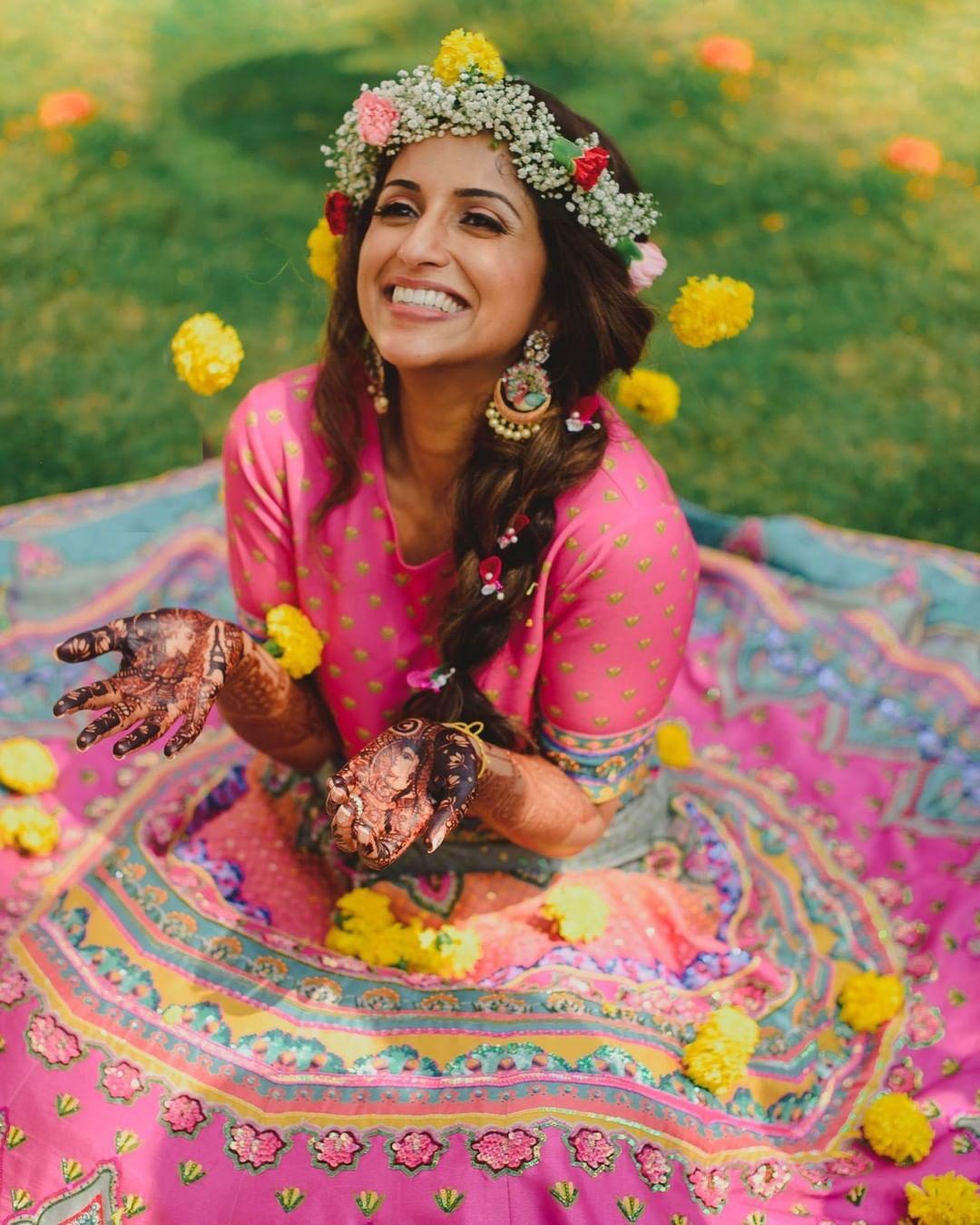 Floral hairstyles for Haldi and Mehendi Ceremonies! - K4 Fashion | Indian  wedding hairstyles, Trendy wedding hairstyles, Flowers in hair