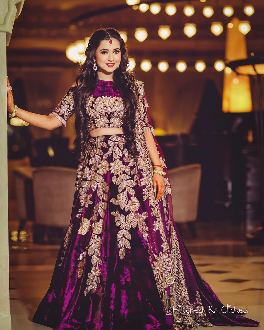 What should the hairstyle be when wearing lengha? - Quora