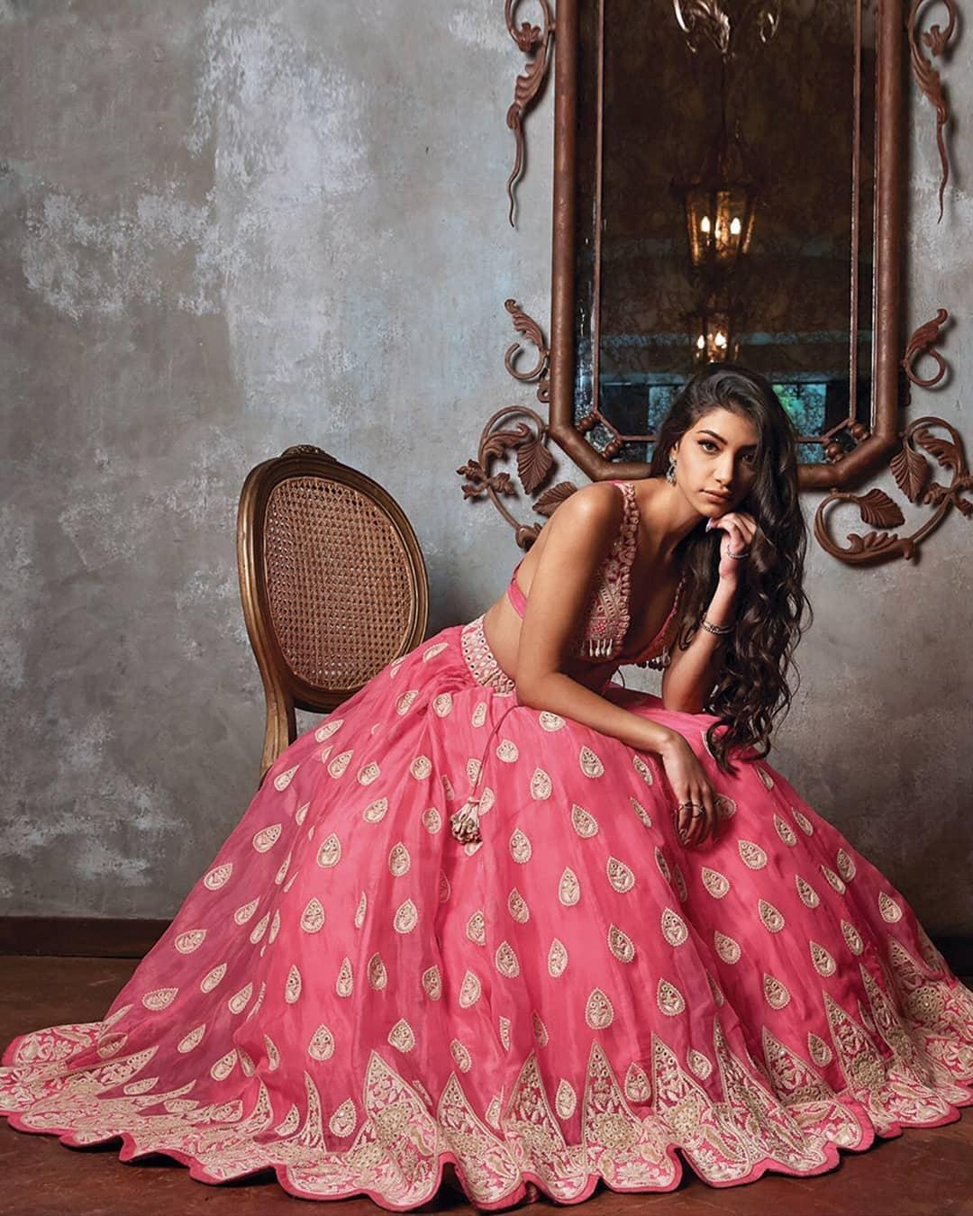 20 Manish Malhotra Brides Who Donned Pink Wedding Ensembles: From Ombre To  Rose Pink