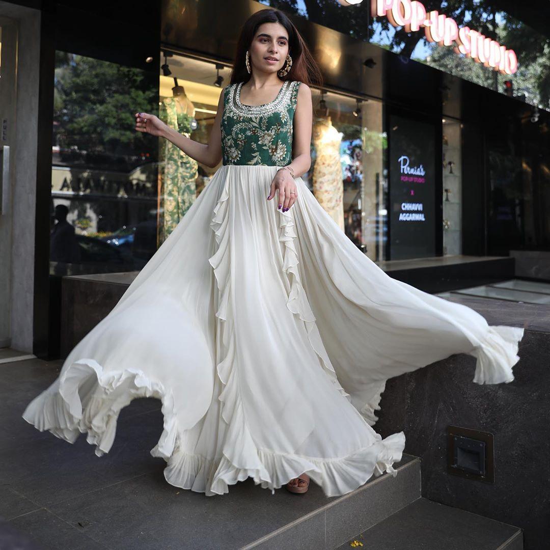 Pinterest: @pawank90 | Indian wedding gowns, Pakistani dresses, Indian  dresses