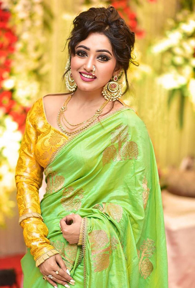 How to wear saree in Bengali style in a modern way | A bengali saree drape  made easy with a modern touch. This drape gives you a different look still  maintaining the
