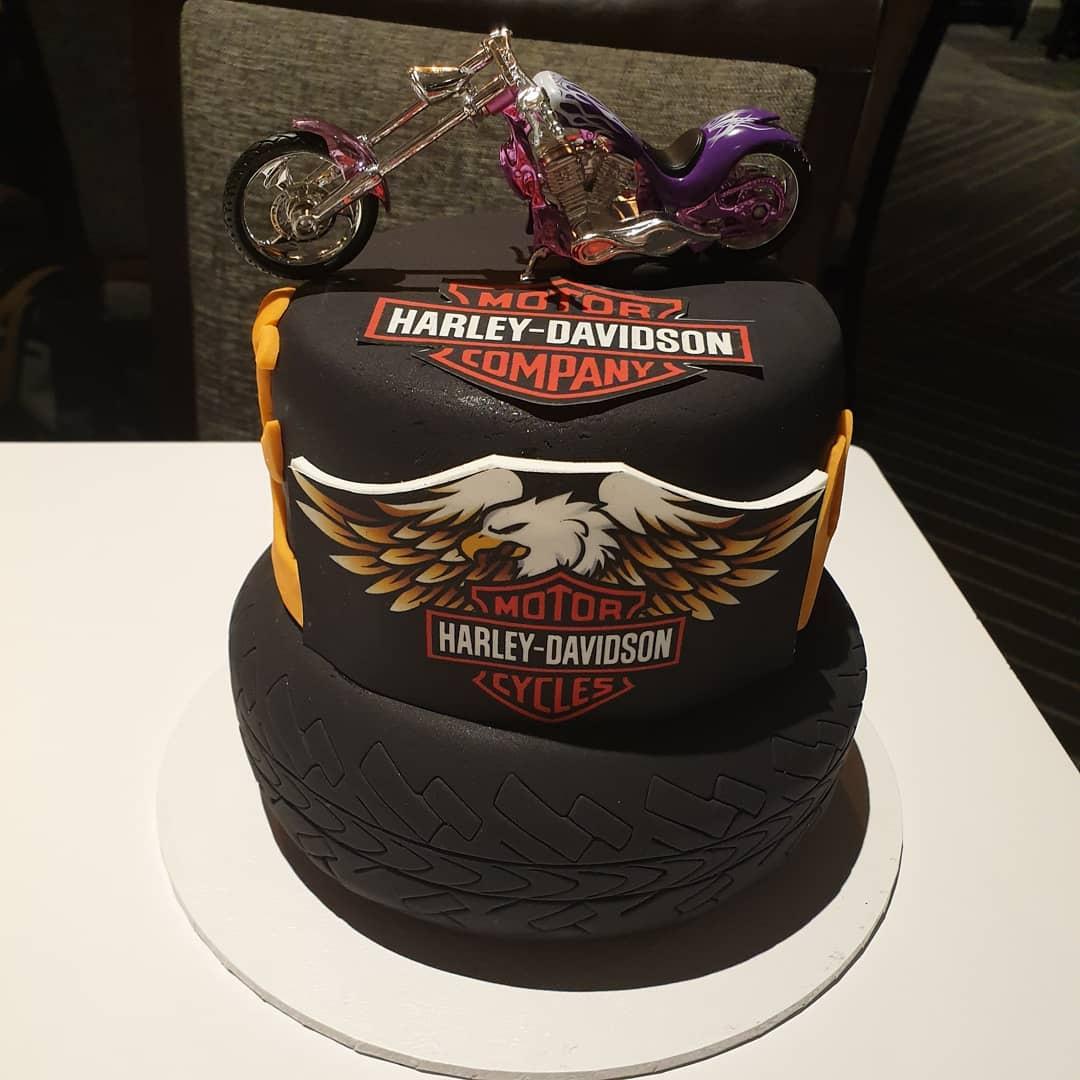 Dirt Bike Drip Cake 2022 | Motorcycle birthday cakes, Cute birthday cakes, Bike  cakes