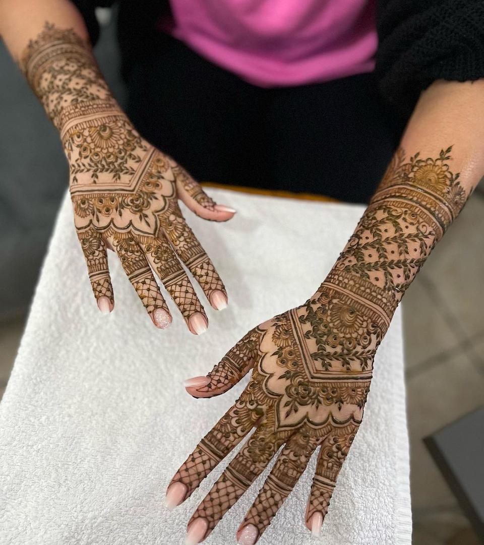 180+ Traditional and Modern Mehndi Designs