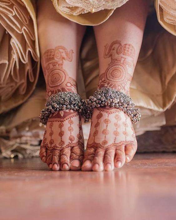Tied | Henna I did on Payal's leg | Annie | Flickr