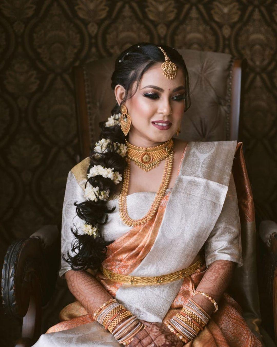 Indian Wedding Hairstyles Indian Bridal Hairstyles Close Stock Photo by  ©kanareva 633600206