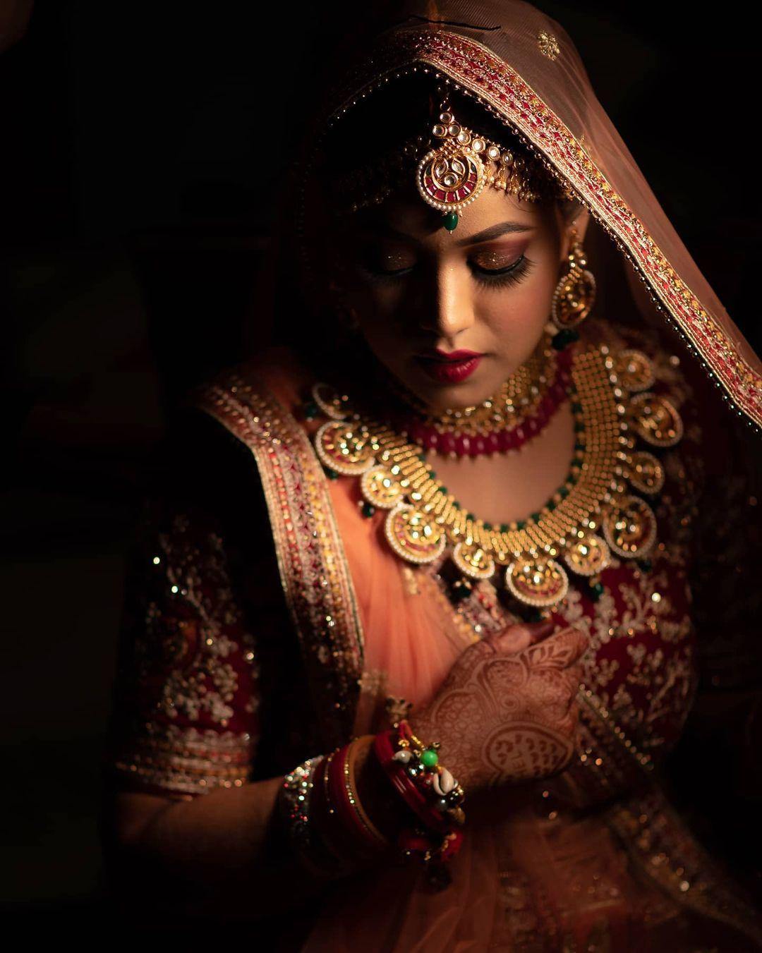 Oversized Jewellery Pieces that Gave us Legit Maharani Bride Feels. Indian  wedding graphy poses, Indian wedding graphy, Bridal looks HD phone  wallpaper | Pxfuel