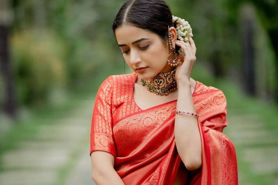 Discover more than 126 kerala saree with red blouse
