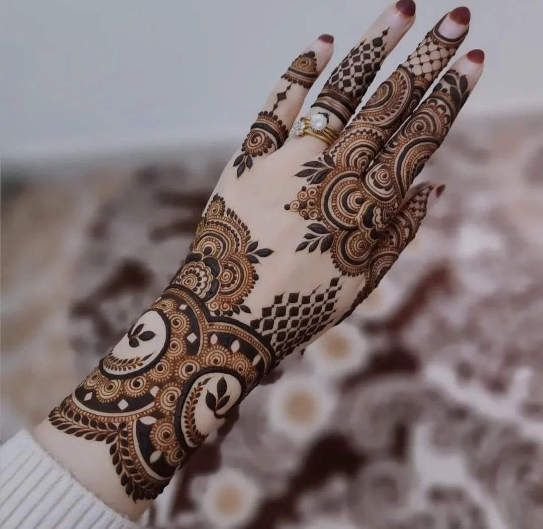 Watch Full Step by Step Video on my YouTube Channel Lint to video 👇  https://youtu.be/_kHffN_O3dg #heena #mehandi #mehndi #mehndiartist #art  #bridalmehndi... | By Arham Mehndi DesignsFacebook