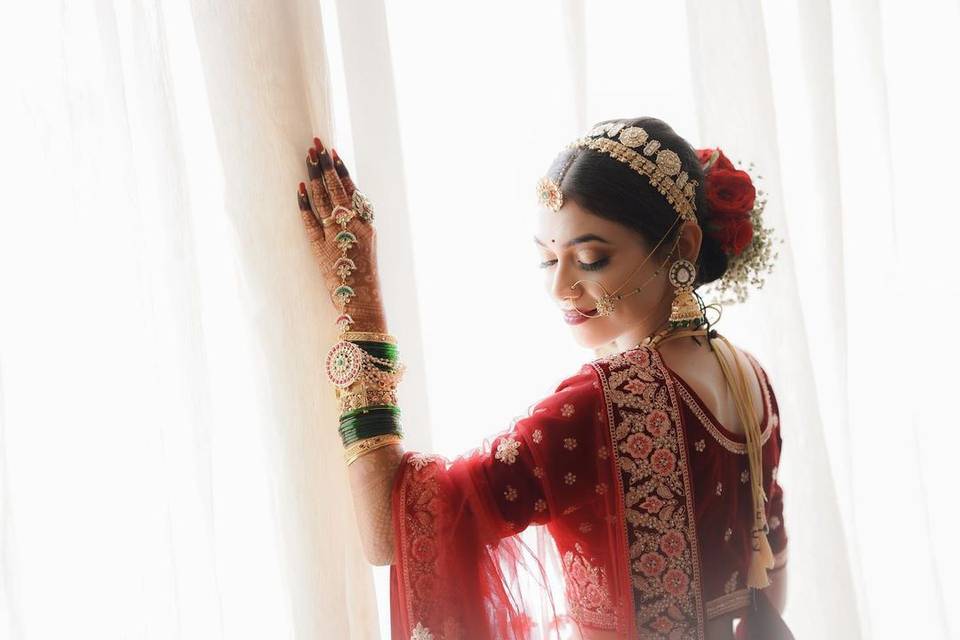 Portrait Style Bengali Bridal Photoshoot Poses Archives - myMandap